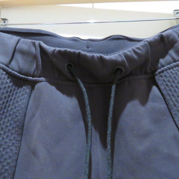 LULULEMON Mixed Fabric Relaxed-Fit Tapered High-Rise Pants in Black Barrel Large - Picture 7 of 14